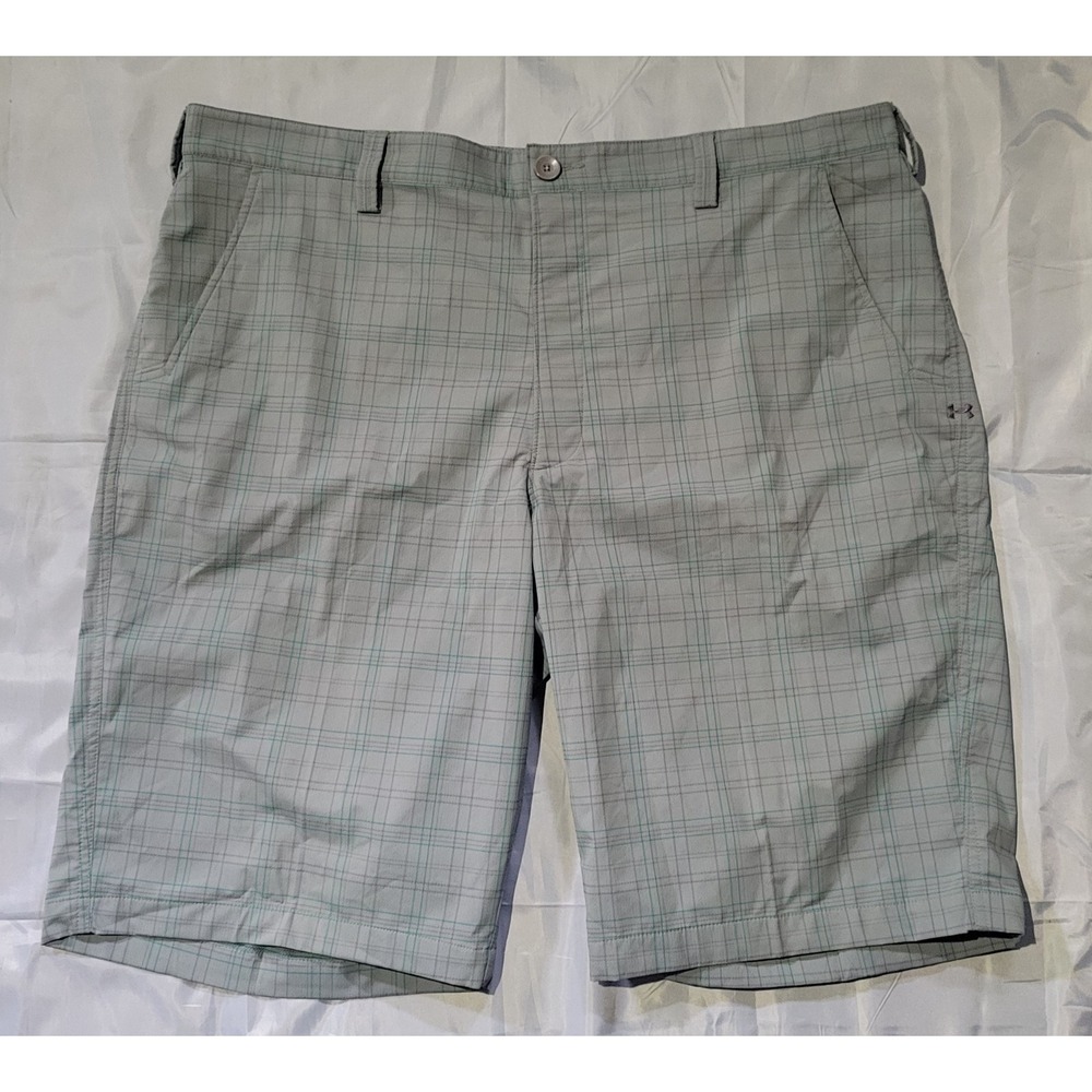 Under Armour Mens 42 Heat Gear Loose Fit Mid Rise Gray Check Golf Shorts‎